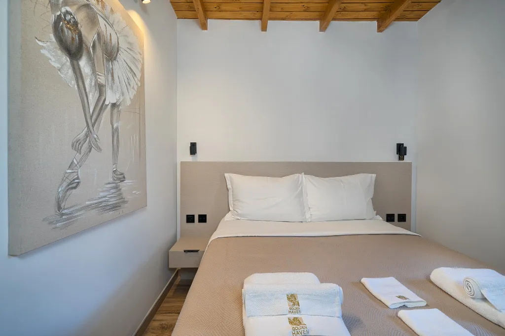 Contemporary 6-Bedroom Villa with Heated Pool, Murter