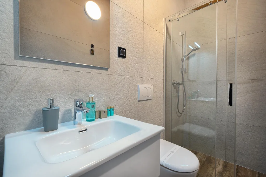 Contemporary 6-Bedroom Villa with Heated Pool, Murter