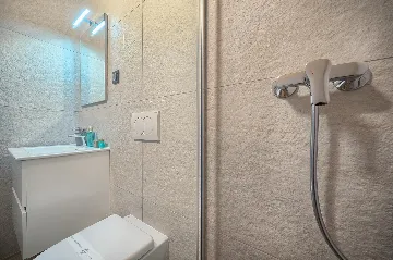 Contemporary 6-Bedroom Villa with Heated Pool, Murter