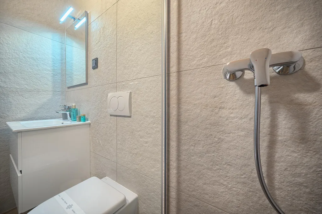 Contemporary 6-Bedroom Villa with Heated Pool, Murter