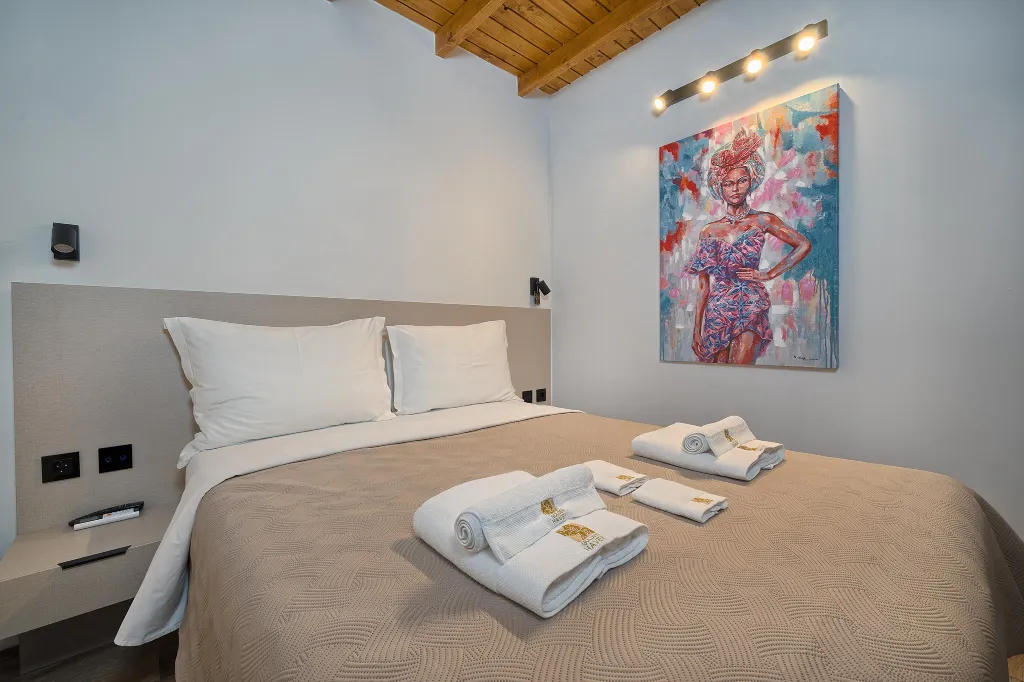 Contemporary 6-Bedroom Villa with Heated Pool, Murter