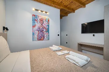 Contemporary 6-Bedroom Villa with Heated Pool, Murter