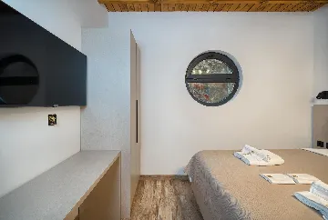 Contemporary 6-Bedroom Villa with Heated Pool, Murter