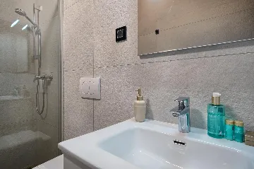 Contemporary 6-Bedroom Villa with Heated Pool, Murter