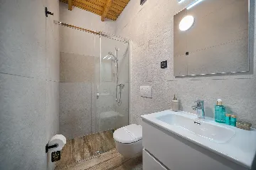 Contemporary 6-Bedroom Villa with Heated Pool, Murter