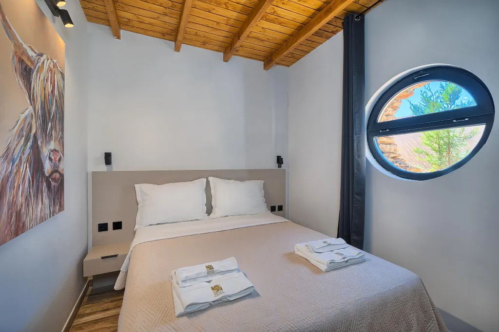 Contemporary 6-Bedroom Villa with Heated Pool, Murter