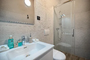 Contemporary 6-Bedroom Villa with Heated Pool, Murter