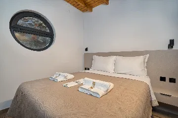 Contemporary 6-Bedroom Villa with Heated Pool, Murter