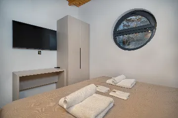 Contemporary 6-Bedroom Villa with Heated Pool, Murter