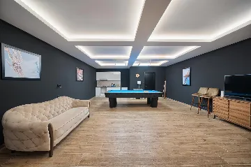 Contemporary 6-Bedroom Villa with Heated Pool, Murter