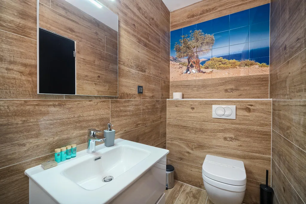Contemporary 6-Bedroom Villa with Heated Pool, Murter