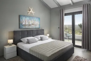 Contemporary Villa with Infinity Pool Vodnjan