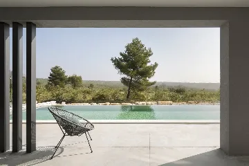 Contemporary Villa with Infinity Pool Vodnjan