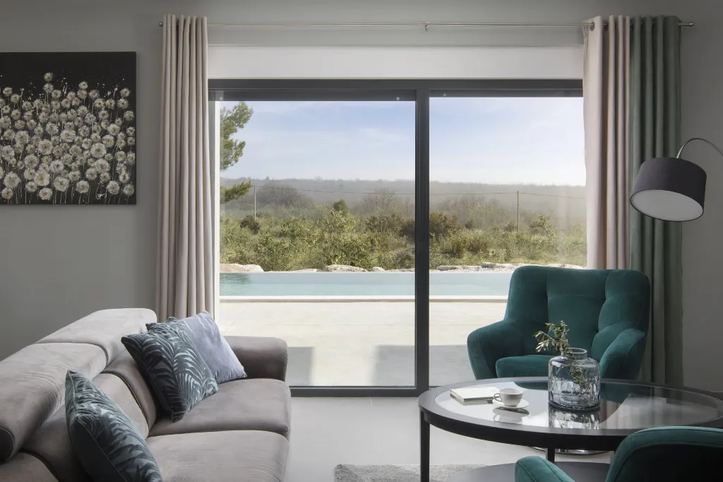 Contemporary Villa with Infinity Pool Vodnjan