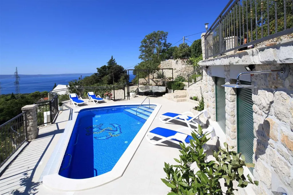 Stone Country Villa with Pool in Makarska