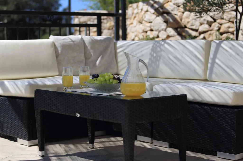 Stone Country Villa with Pool in Makarska