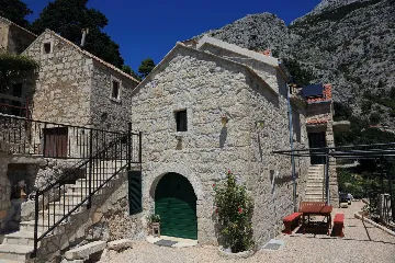 Stone Country Villa with Pool in Makarska