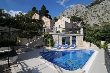 Stone Country Villa with Pool in Makarska