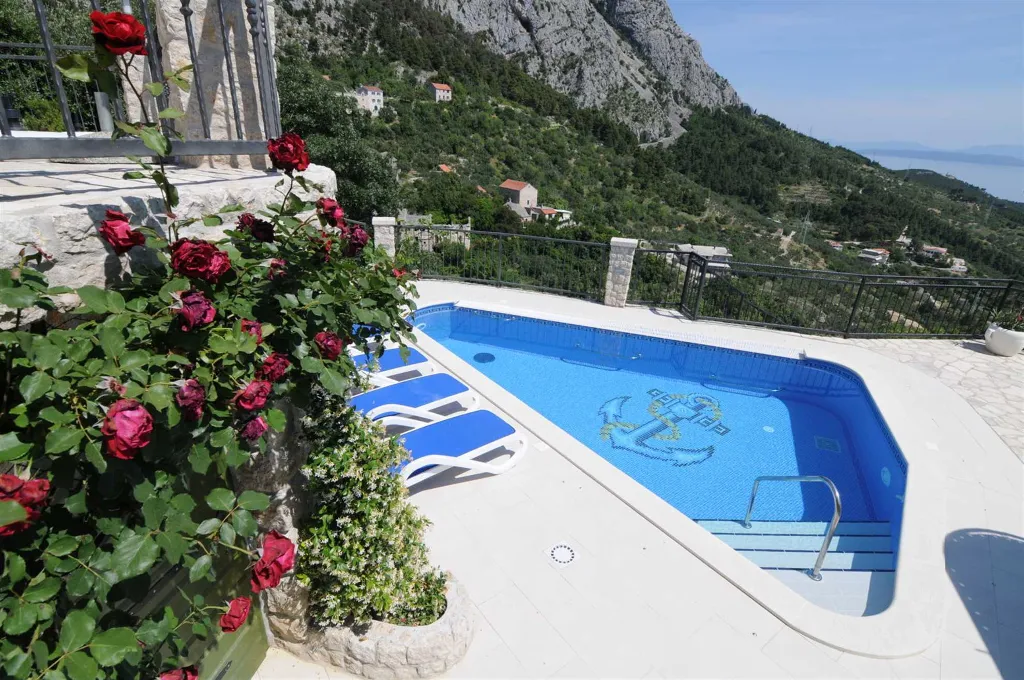 Stone Country Villa with Pool in Makarska
