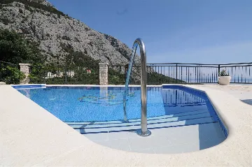 Stone Country Villa with Pool in Makarska