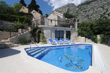 Stone Country Villa with Pool in Makarska