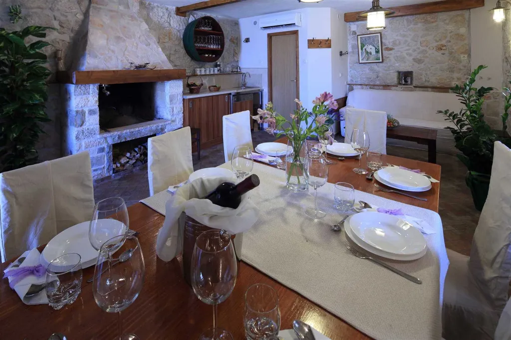 Stone Country Villa with Pool in Makarska