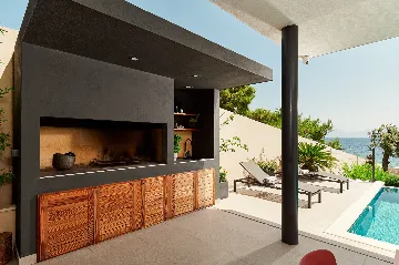 Modern Villa With Pool in Sućuraj