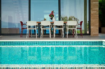 Modern Villa With Pool in Sućuraj