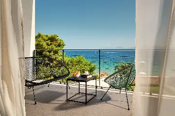 Modern Villa With Pool in Sućuraj