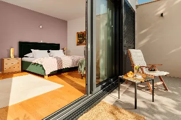 Modern Villa With Pool in Sućuraj