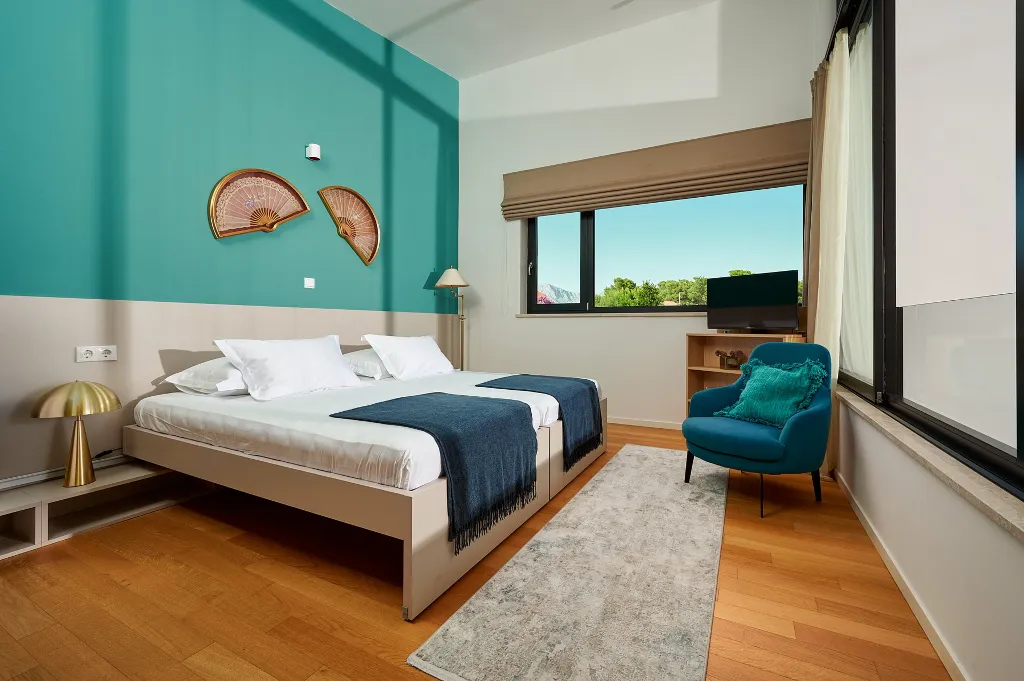 Modern Villa With Pool in Sućuraj
