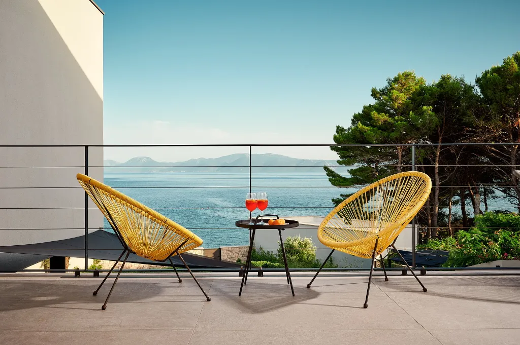 Modern Villa With Pool in Sućuraj