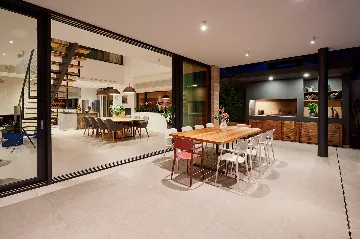 Modern Villa With Pool in Sućuraj