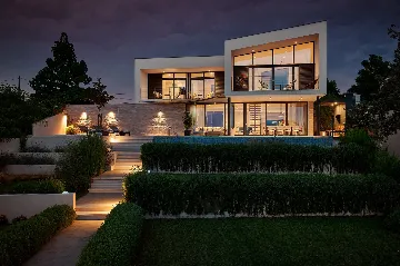 Modern Villa With Pool in Sućuraj