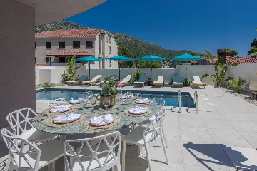 Modern 4-Bedroom Villa with Pool in Zaton