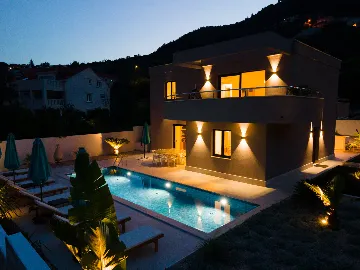 Modern 4-Bedroom Villa with Pool in Zaton