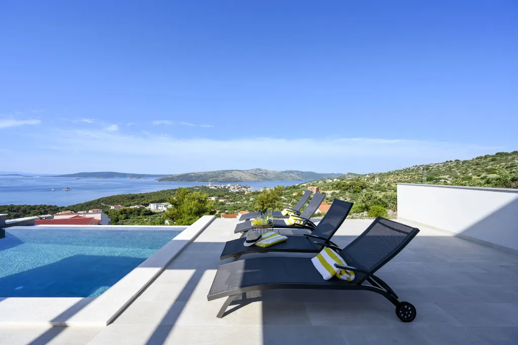 Modern 4-Bedroom Villa With Pool in Seget Vranjica