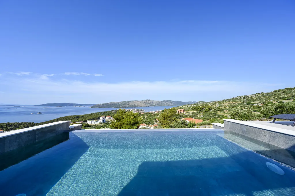 Modern 4-Bedroom Villa With Pool in Seget Vranjica