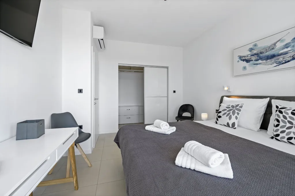 Modern 4-Bedroom Villa With Pool in Seget Vranjica