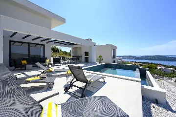 Modern 4-Bedroom Villa With Pool in Seget Vranjica