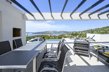 Modern 4-Bedroom Villa With Pool in Seget Vranjica