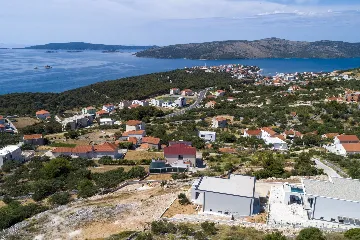 Modern 4-Bedroom Villa With Pool in Seget Vranjica