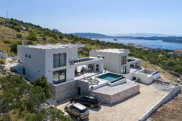 Modern 4-Bedroom Villa With Pool in Seget Vranjica