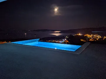 Modern 4-Bedroom Villa With Pool in Seget Vranjica