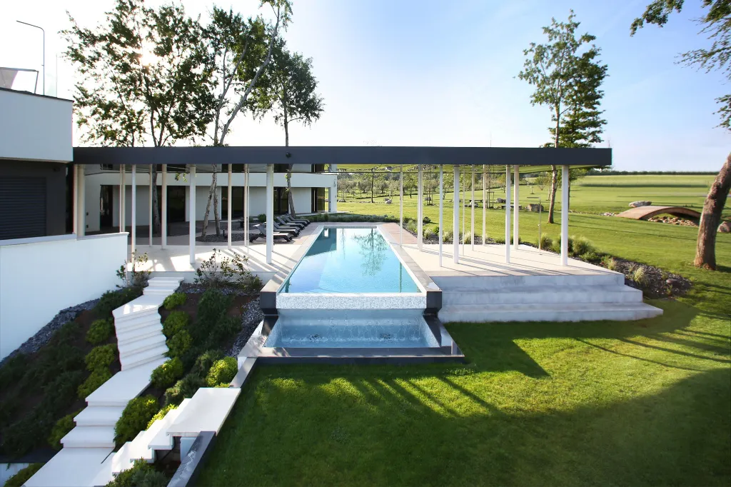 Contemporary Villa Retreat with Pool, Novigrad