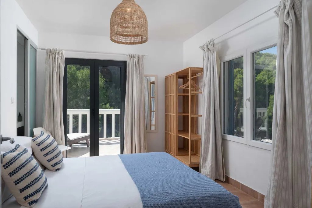 Seaside Villa Retreat with Pool, Hvar