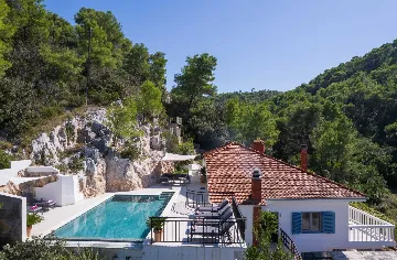 Seaside Villa Retreat with Pool, Hvar