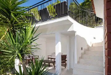 Seaside Villa Retreat with Pool, Hvar