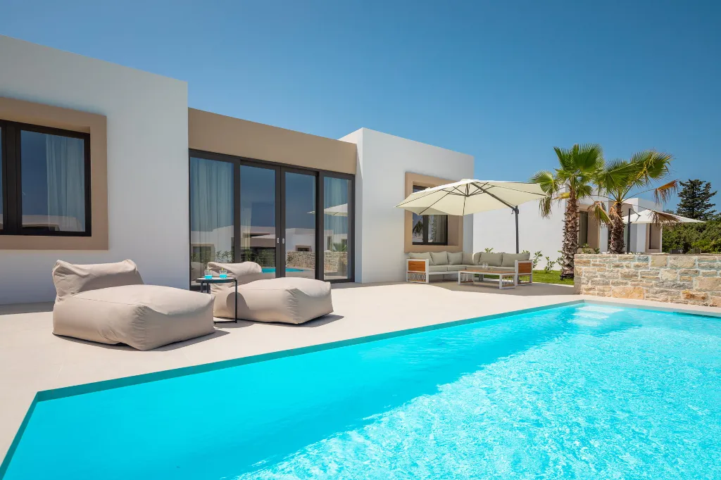 Modern Seaside Villa with Pool – Pasman Island