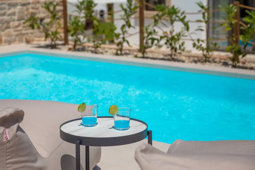 Modern Seaside Villa with Pool – Pasman Island